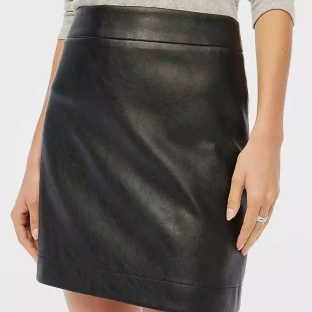 J. Crew Factory Faux-Leather Skirt Women 2 Black A-Line Mini Edgy Whimsygoth
